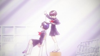 Nazo no Kanojo X 09 Oka cuts Mikotos Hair